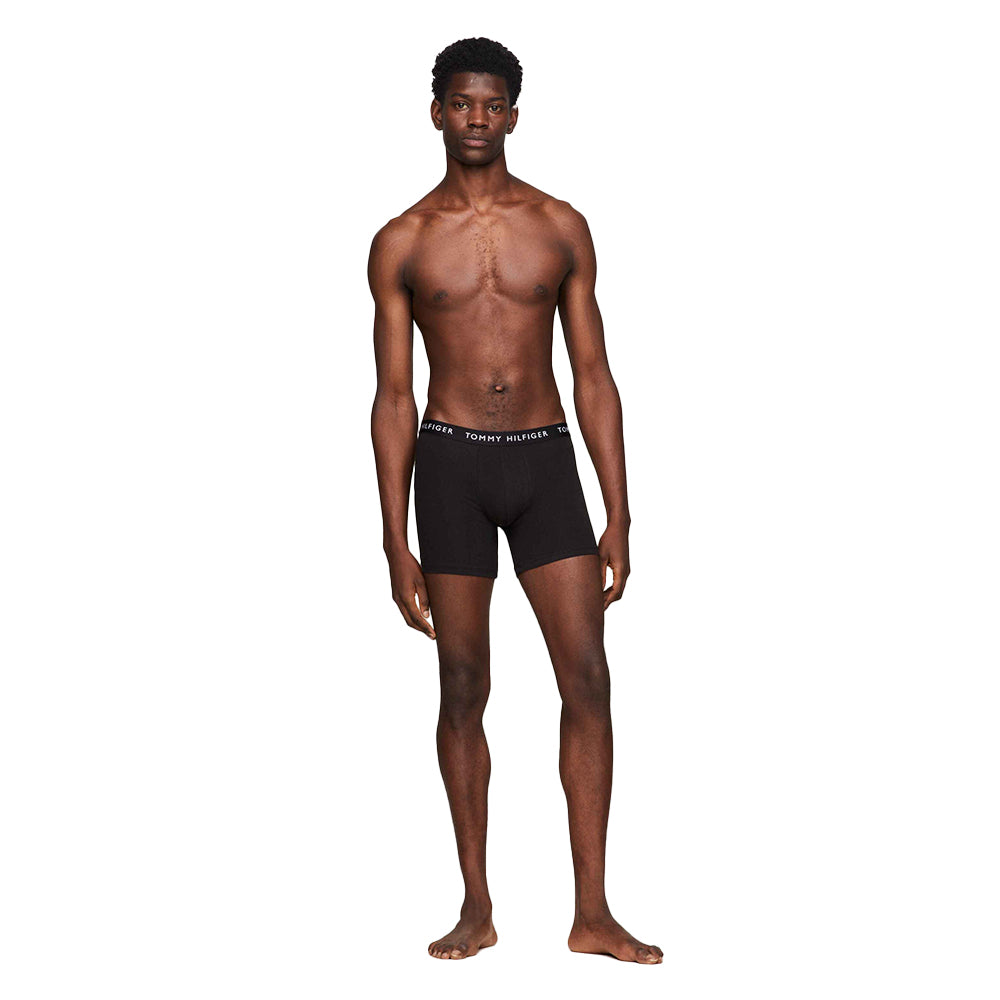 tommy-hilfiger-mens-boxer-briefs-model-front