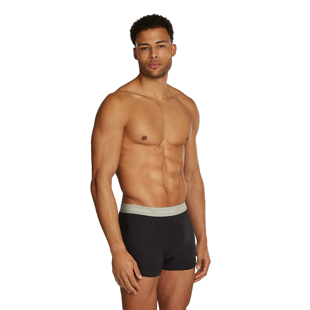 calvin-klein-mens-boxer-trunk-model-front