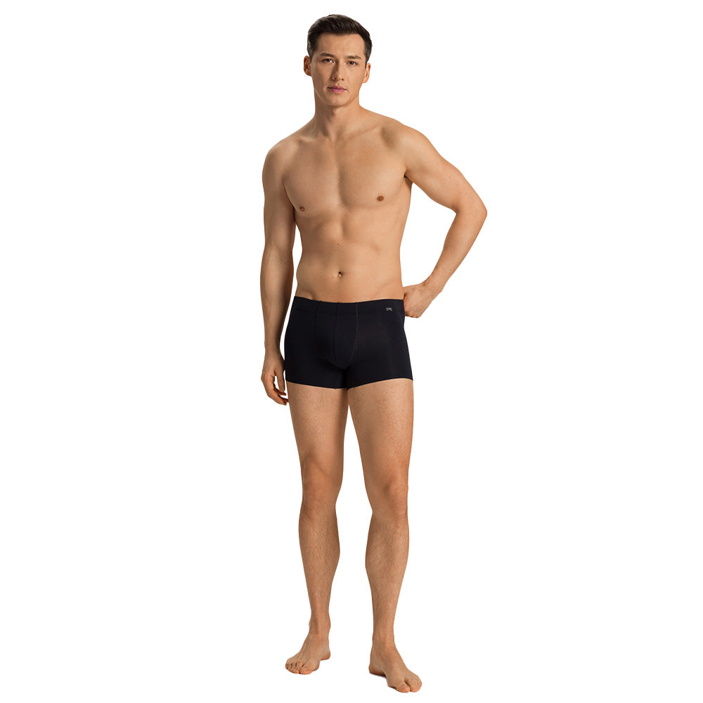 hanro-mens-boxer-trunk-black-front-on-model