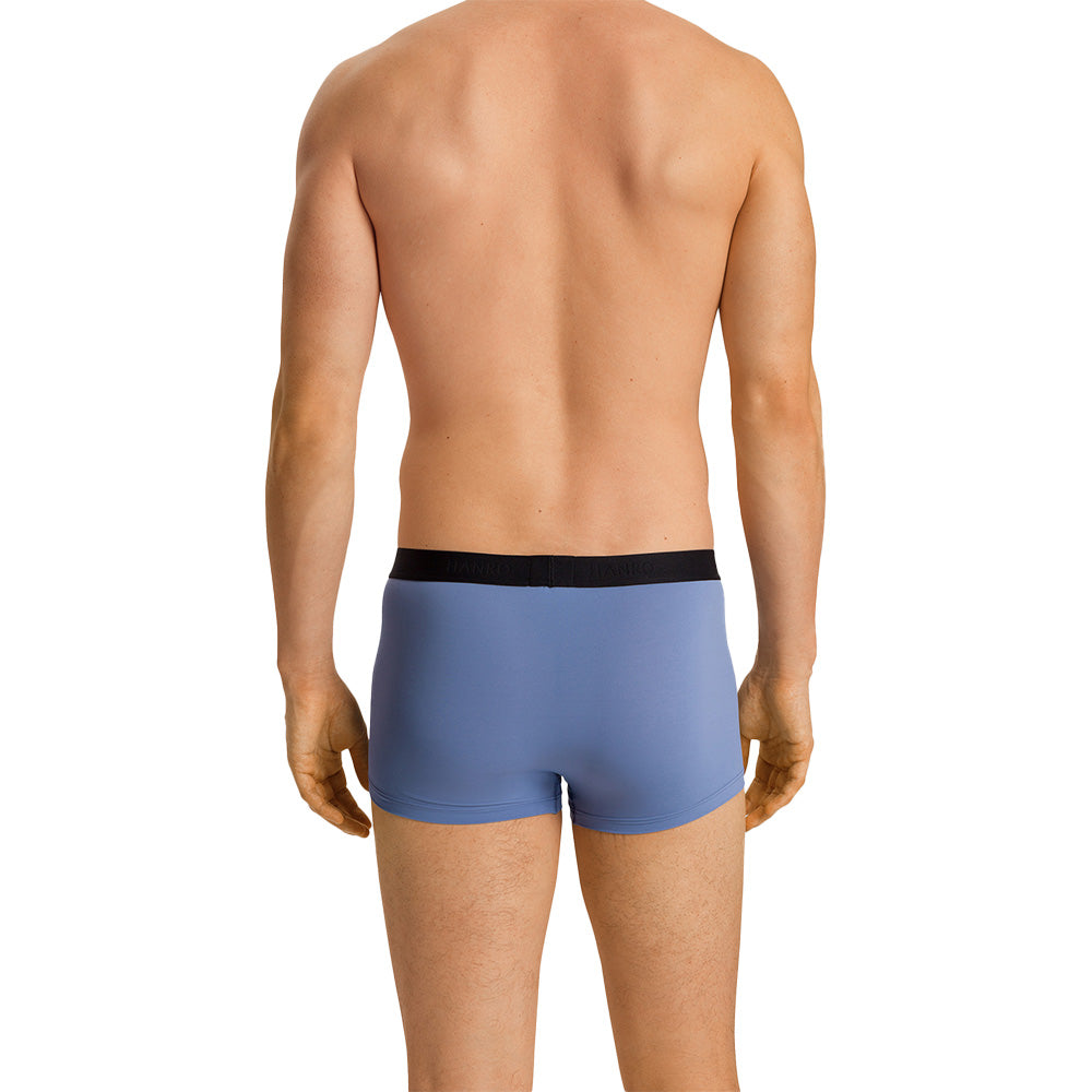 hanro-mens-boxer-trunk-blue-back-model