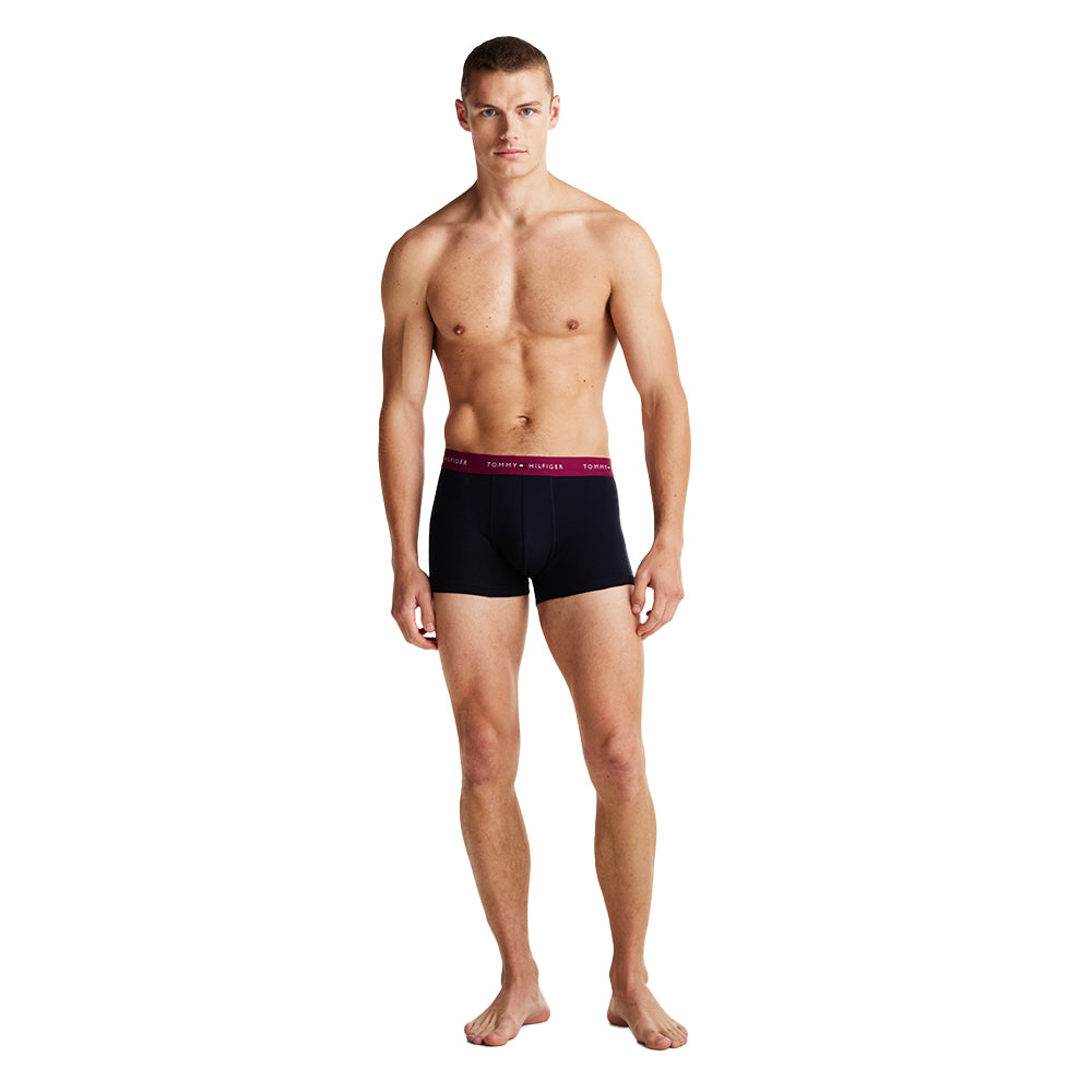 tommy-hilfiger-mens-cotton-boxer-trunk-navy-with-pink-model-shot