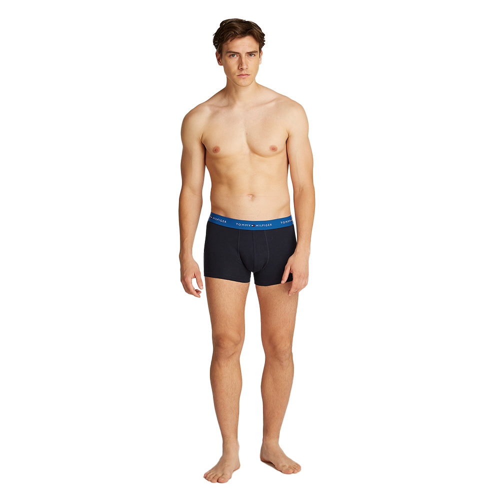 tommy-hilfiger-mens-boxer-trunks-navy-wth-blue-on-model